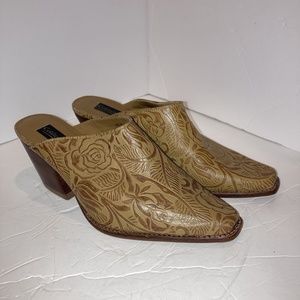 Women’s Cold Water Creek Leather Embossed Slides Brazil Size 9 1/2 M Cowgirlcore